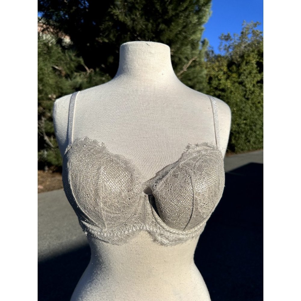 Victoria’s Secret Bra 34D Ivory Floral  Lace Shimmer Dream Angels Demi Womens